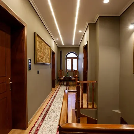 Em בית הארחה 4*