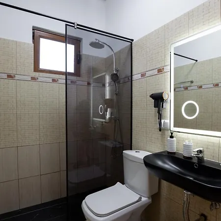 Em בית הארחה 4*