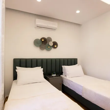 בית הארחה Em