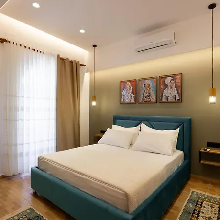 Em בית הארחה 4*