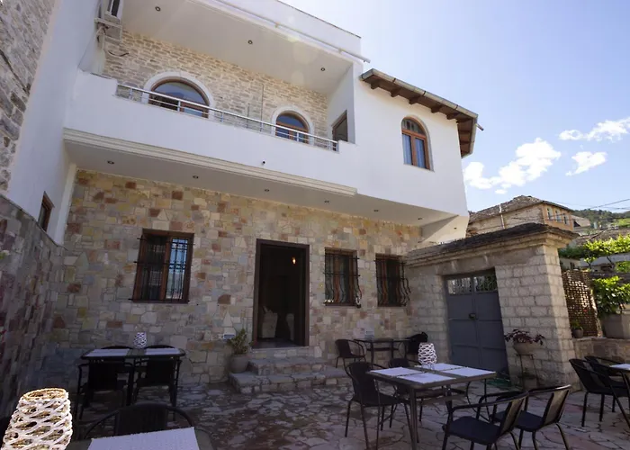 Em Gasthof Gjirokastër